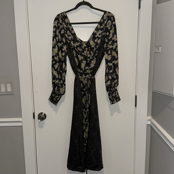 Cinq à Sept Floral Long Sleeve Dress - Black and White - Picture 6 of 6